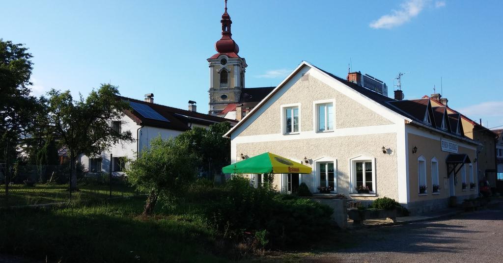 Pension U Milana Dvůr Králové nad Labem المظهر الخارجي الصورة
