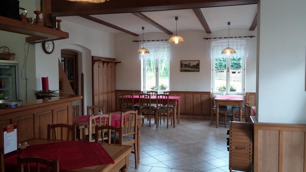 Pension U Milana Dvůr Králové nad Labem المظهر الخارجي الصورة